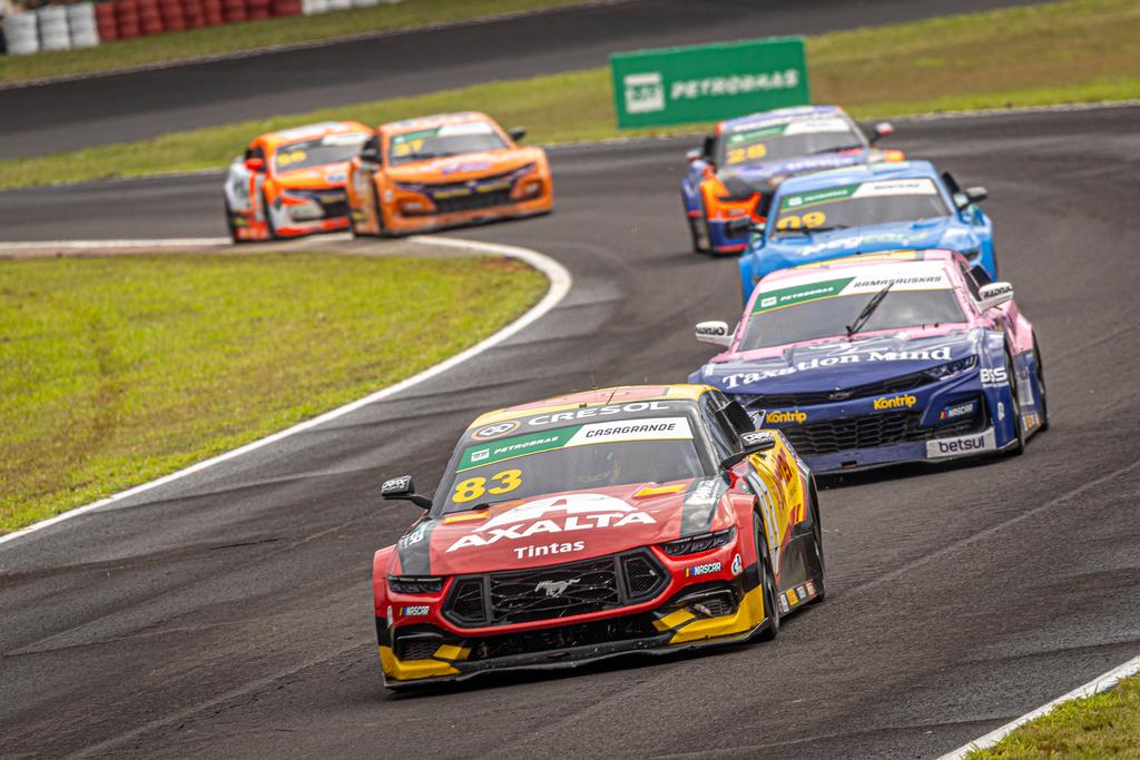 NASCAR Brasil: Gabriel Casagrande fecha etapa de Tarumã no top-10 após ser destaque em recuperação