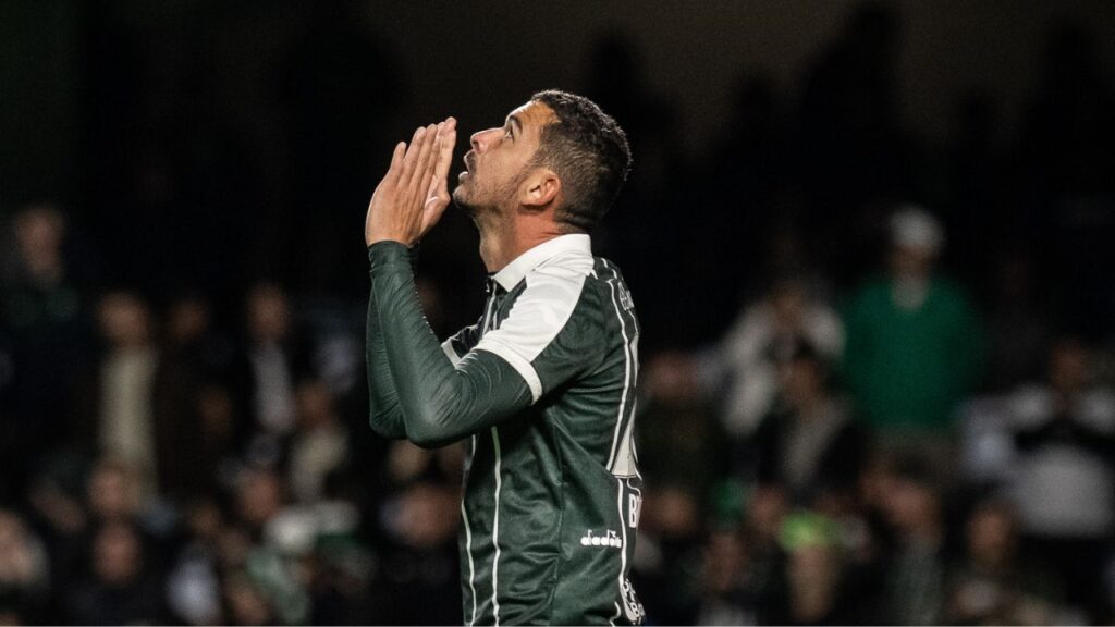 Coritiba reage, encerra tabu contra o Bahia e entra de vez na briga pelo G‑4