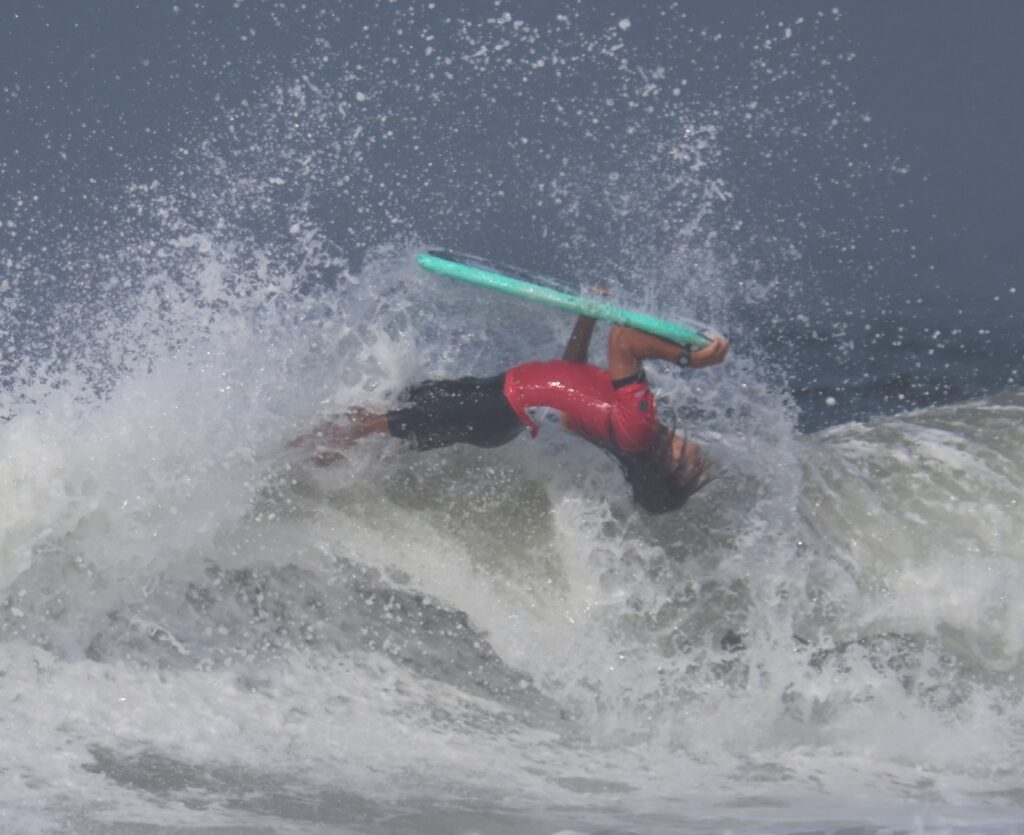 3ª Etapa do Circuito Brasileiro Pro Open de Bodyboarding recebe a pentacampeã mundial Neymara Carvalho e sua filha em Pontal do Paraná