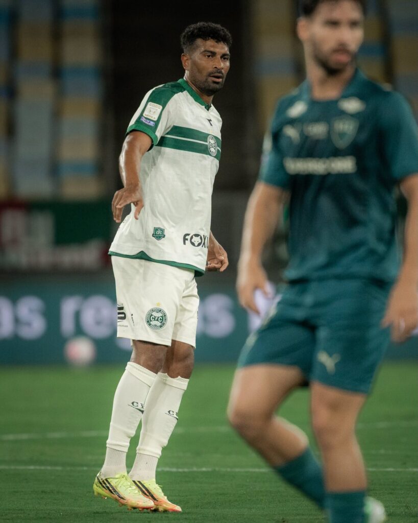 Fluminense goleia o Coritiba por 4 a 0 no Maracanã